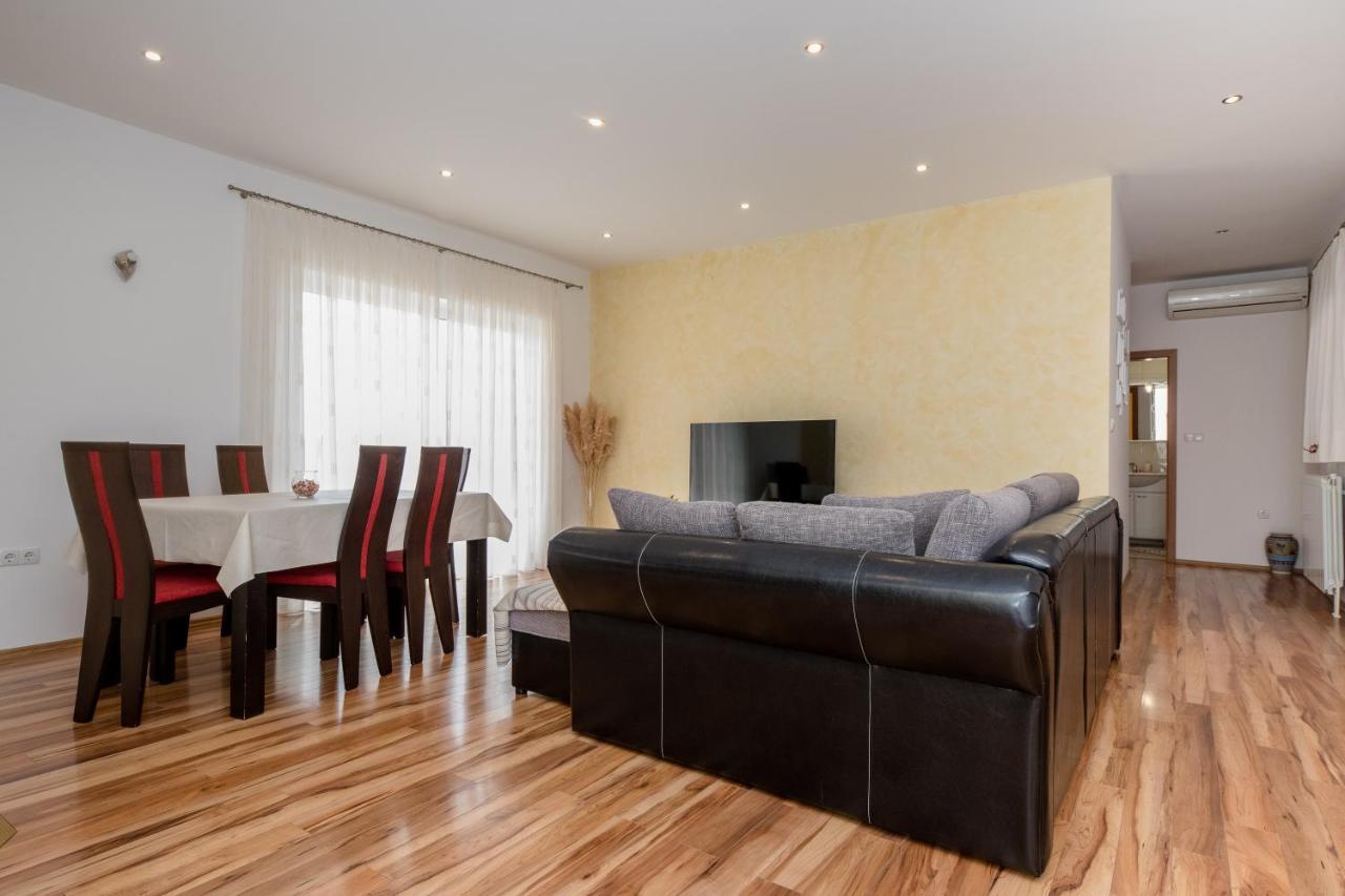 Apartmani Marica Beg Palit 外观 照片